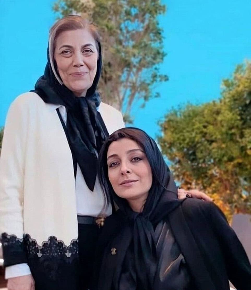 مادر ساره بیات
