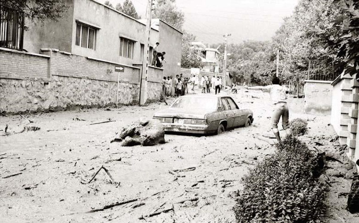 (عکس) سفر به ایران قدیم؛ روز تلخ تهران؛ تصویری از سیل تجریش در تابستان ۱۳۶۶