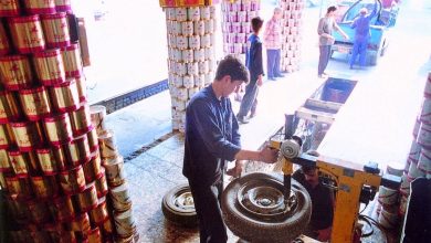 (عکس) سفر به ایران قدیم؛ ۳۰ سال پیش اجرت تعویض روغن و تنظیم باد و پنچری چقدر بود؟