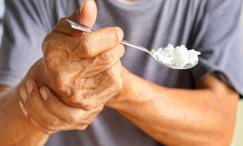 علت لرزش دست و روشهای درمان آن
