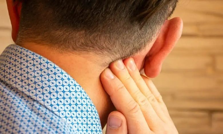 چرا شستن پشت گوشها در حمام اهمیت دارد؟