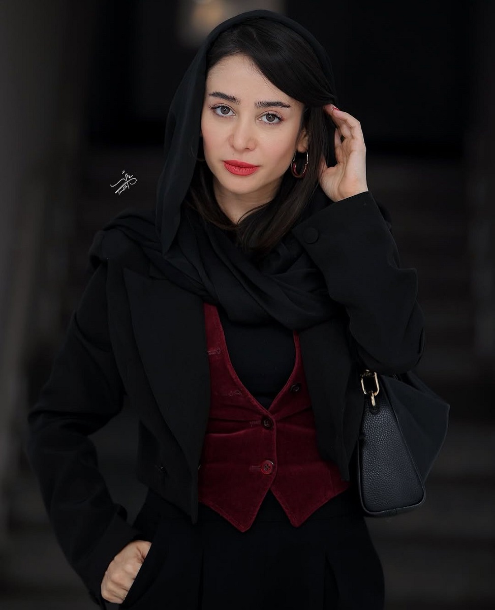 الناز حبیبی در اکران قسمت پایانی جان سخت 2